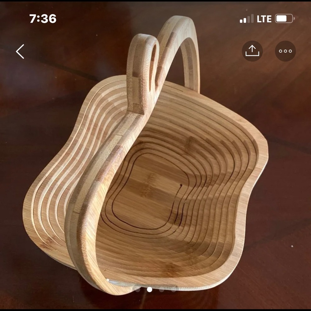 Collapsible apple basket